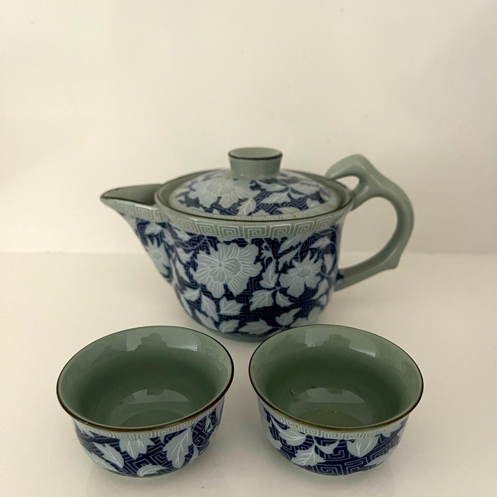 Ceramic new Chinese original travel tea set in a box.